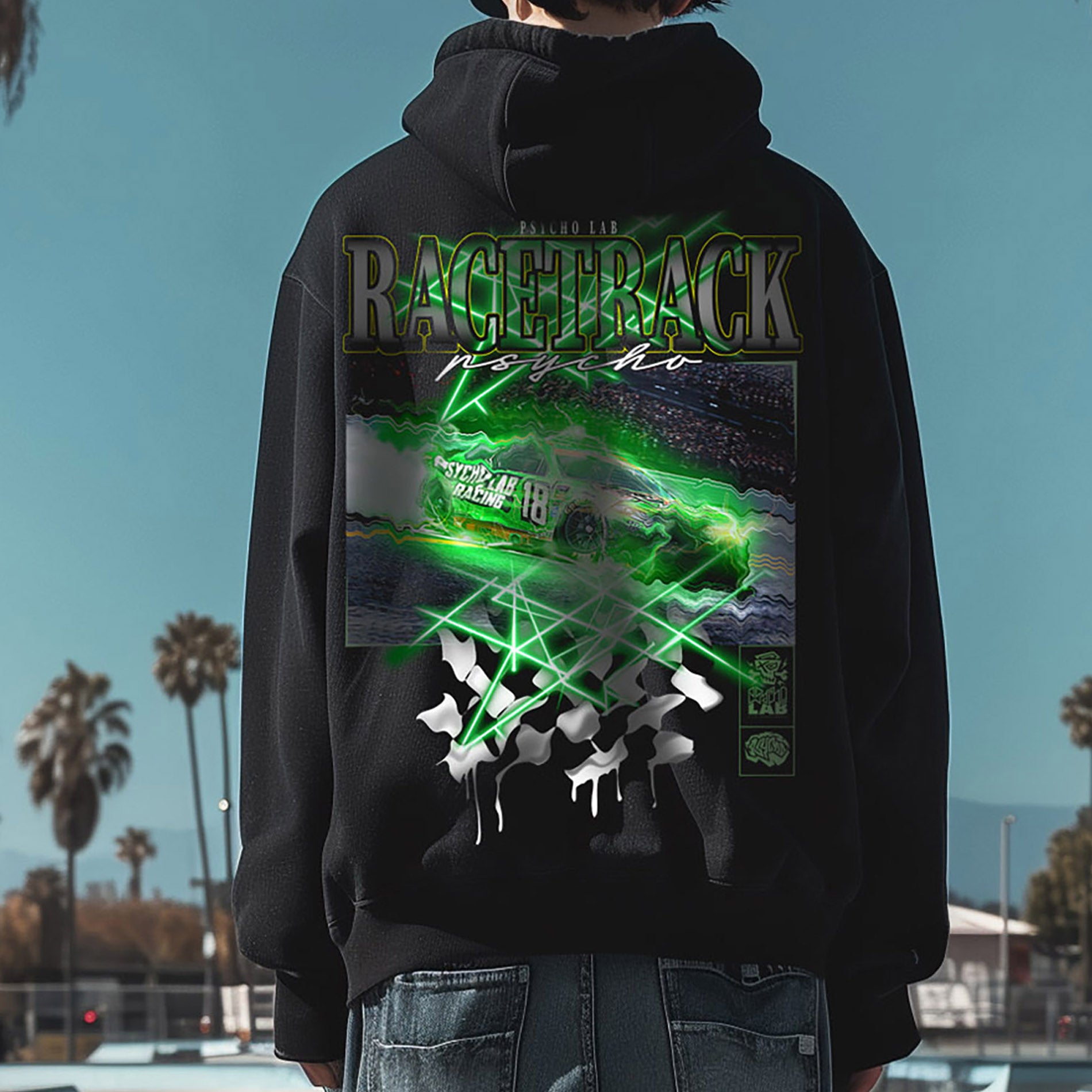 Rückansicht des Zip Hoodies Racetrack von PsychoLab mit dynamischem Rennwagen-Design und grünem neonähnlichen grafischen Elementen.