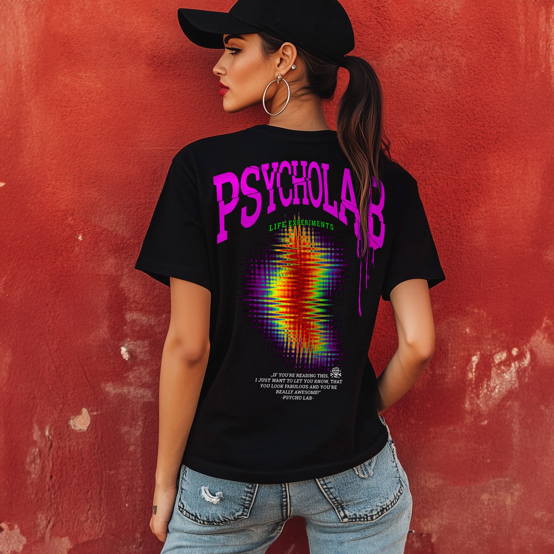 PsychoLab Damen T-Shirt Zone schwarz mit PsychoLab-Schriftzug und Life Experiments, getragen