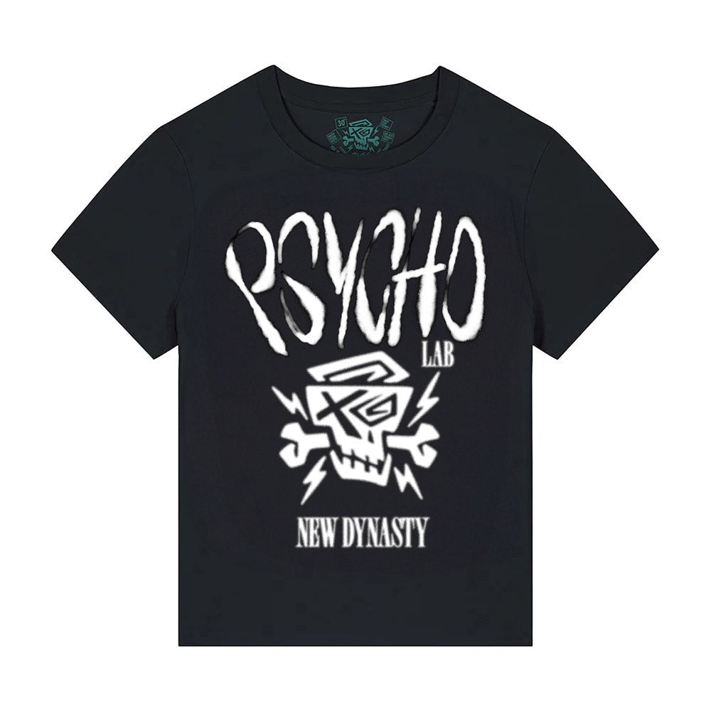 Detaillierte Ansicht des Womens Shirt Brick Black, ein schwarzes T-Shirt mit auffälligem PsychoLab-Logo und grafischen Elementen, ideal für Freizeit- und Streetwear-Stile.